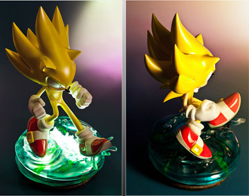 Super Sonic Statue Regular & Exclusive back